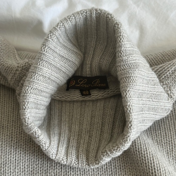 Loro Piana Cashmere Turtleneck Sweater Size S US4/ IT40 - Picture 4 of 7